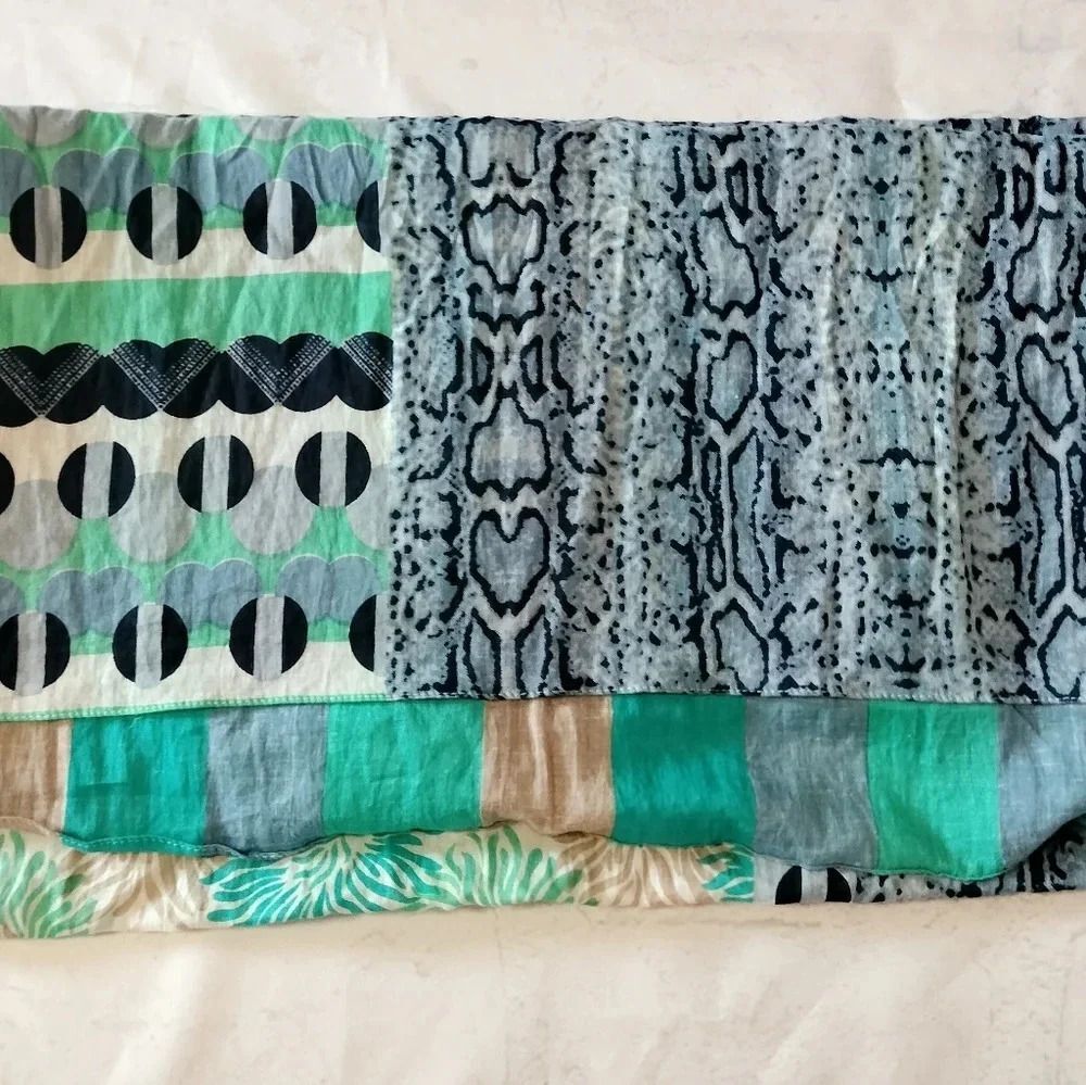 Erfurt Scarf Multifunctional Shawl Oversized Semi Sheer Animal Abstract Design
